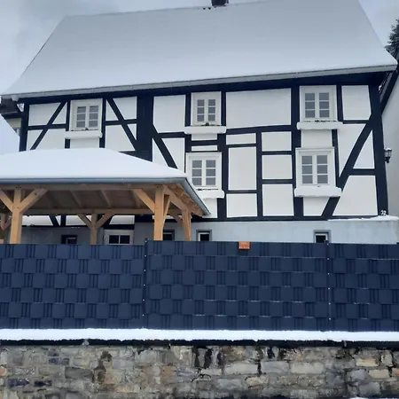 Altes Zollhaus Der Burg Hachen Holiday home *