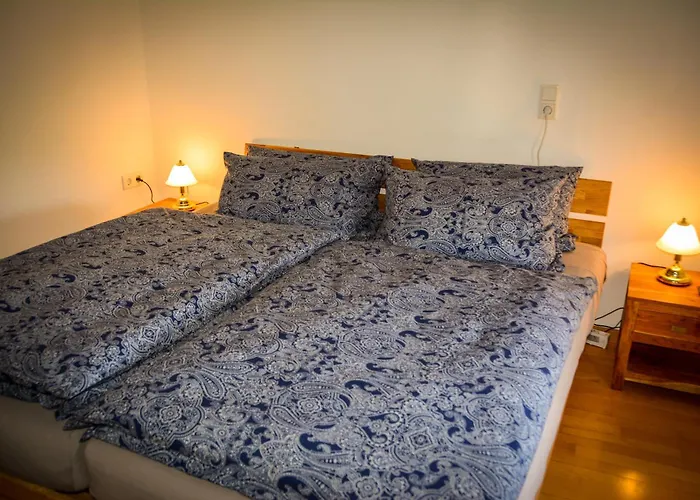 Altes Zollhaus Der Burg Hachen Hébergement de vacances